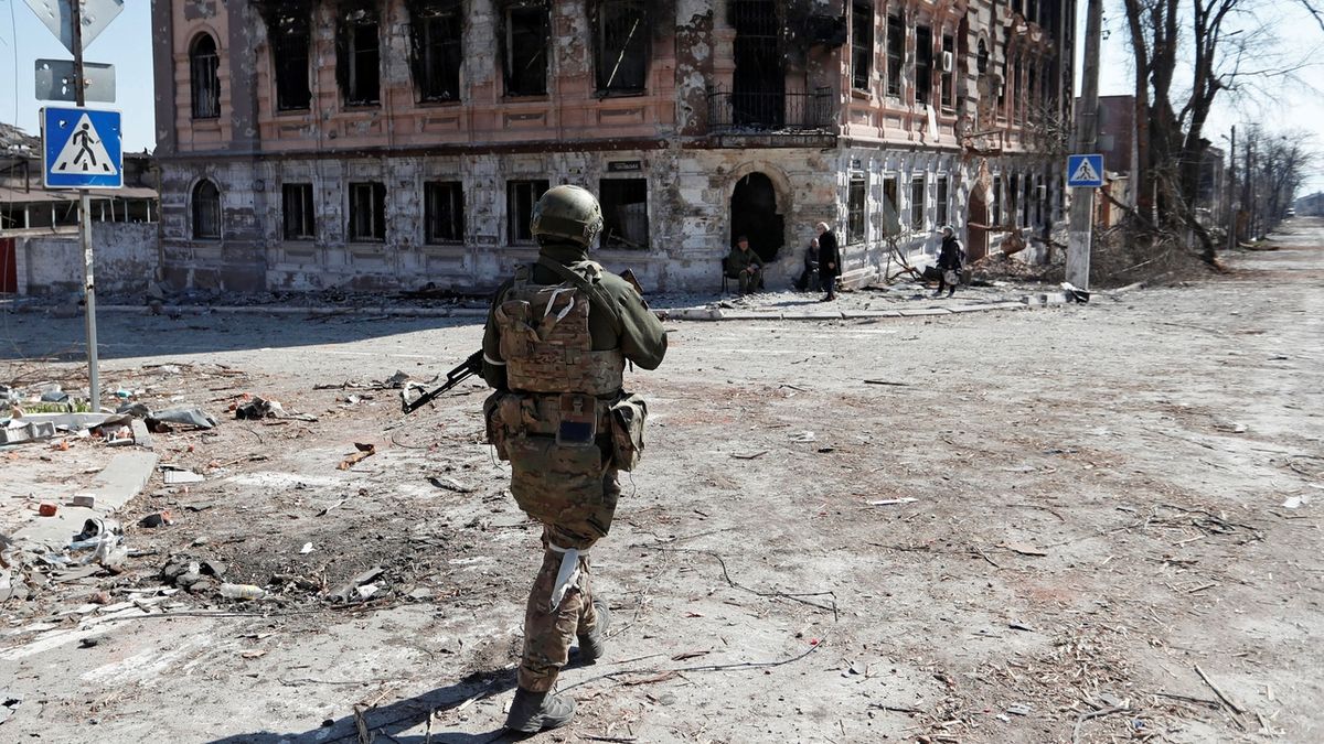 Ukrajinská armáda: Cílem Rusů je dobytí Mariupolu, nebezpečí hrozí i z Běloruska